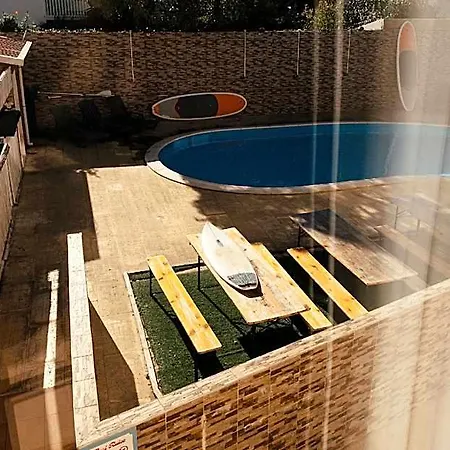 Hotel Lisbon Surf *