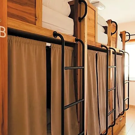 Lisbon Surf Hotel *