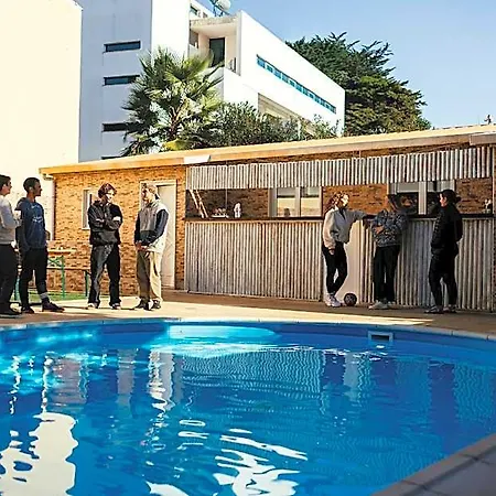 Lisbon Surf Hotel *
